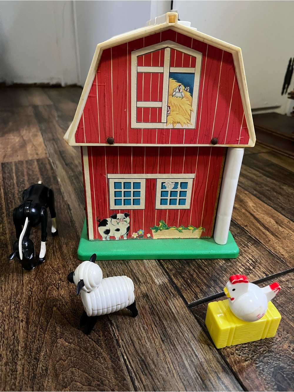 Vintage Fisher Price barn, tractor and farm animals - Picture 4 of 12